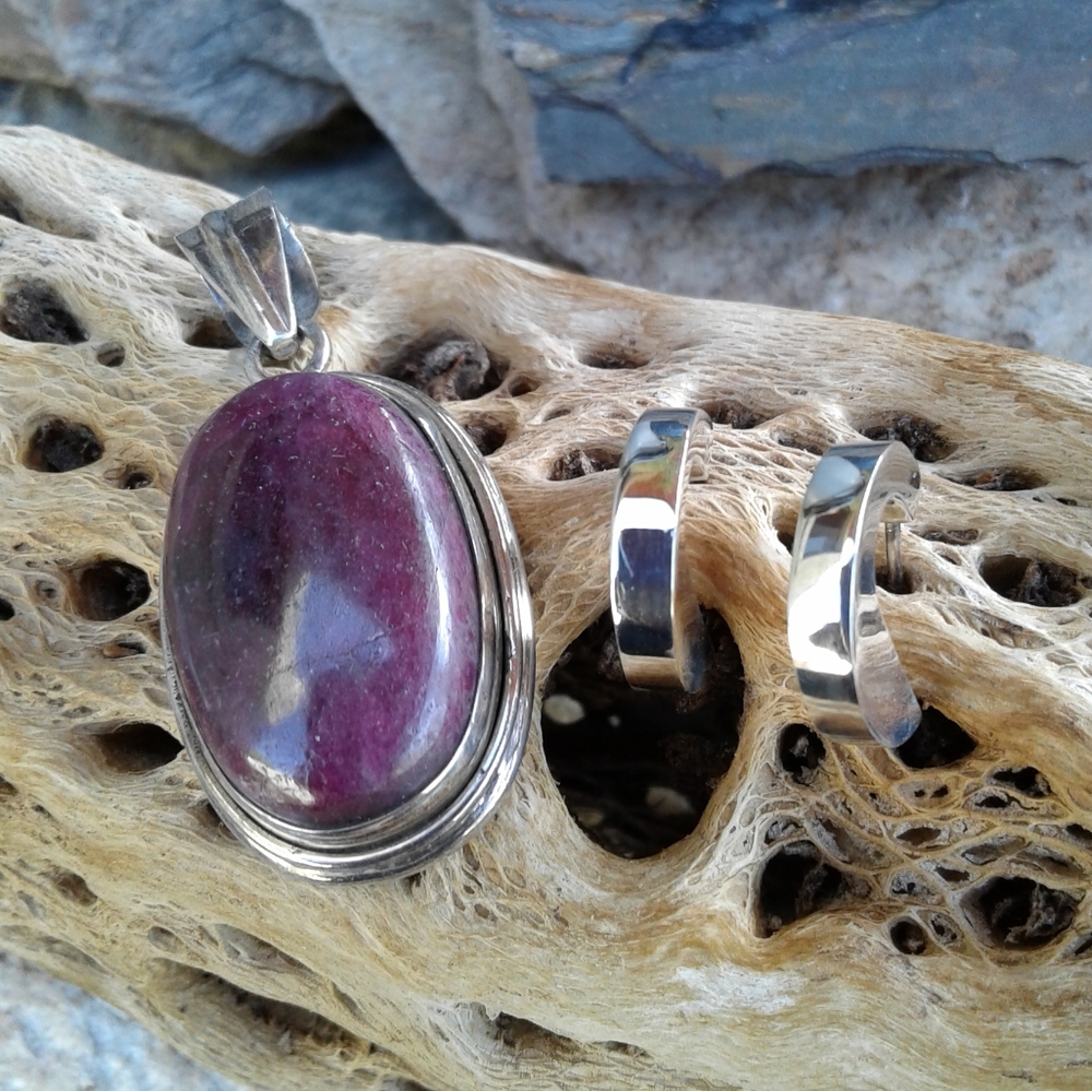 Sterling Silver Ruby Zoisite Pendant Set - image 7